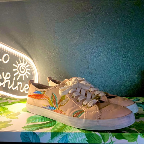 Guess Shoes - Guess Size 7 Pink Embroidered Sneakers
